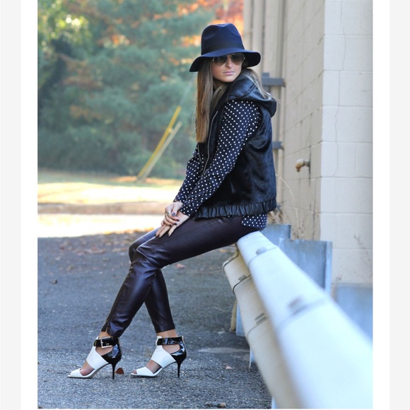 Michael Kors Landon Black and White Heels Size 7.5 - Picture 12 of 13